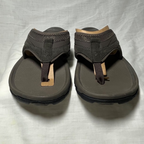Teva Men’s Pajaro Flip Flop. Wide strap. Brown Size 9. Summer Shoe. New In Box - Picture 3 of 6